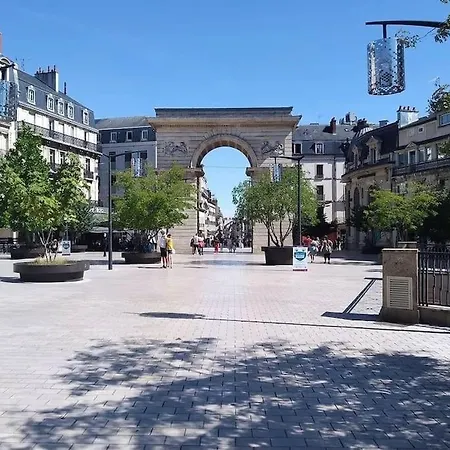 * Au P'tit Cosy * アパート *